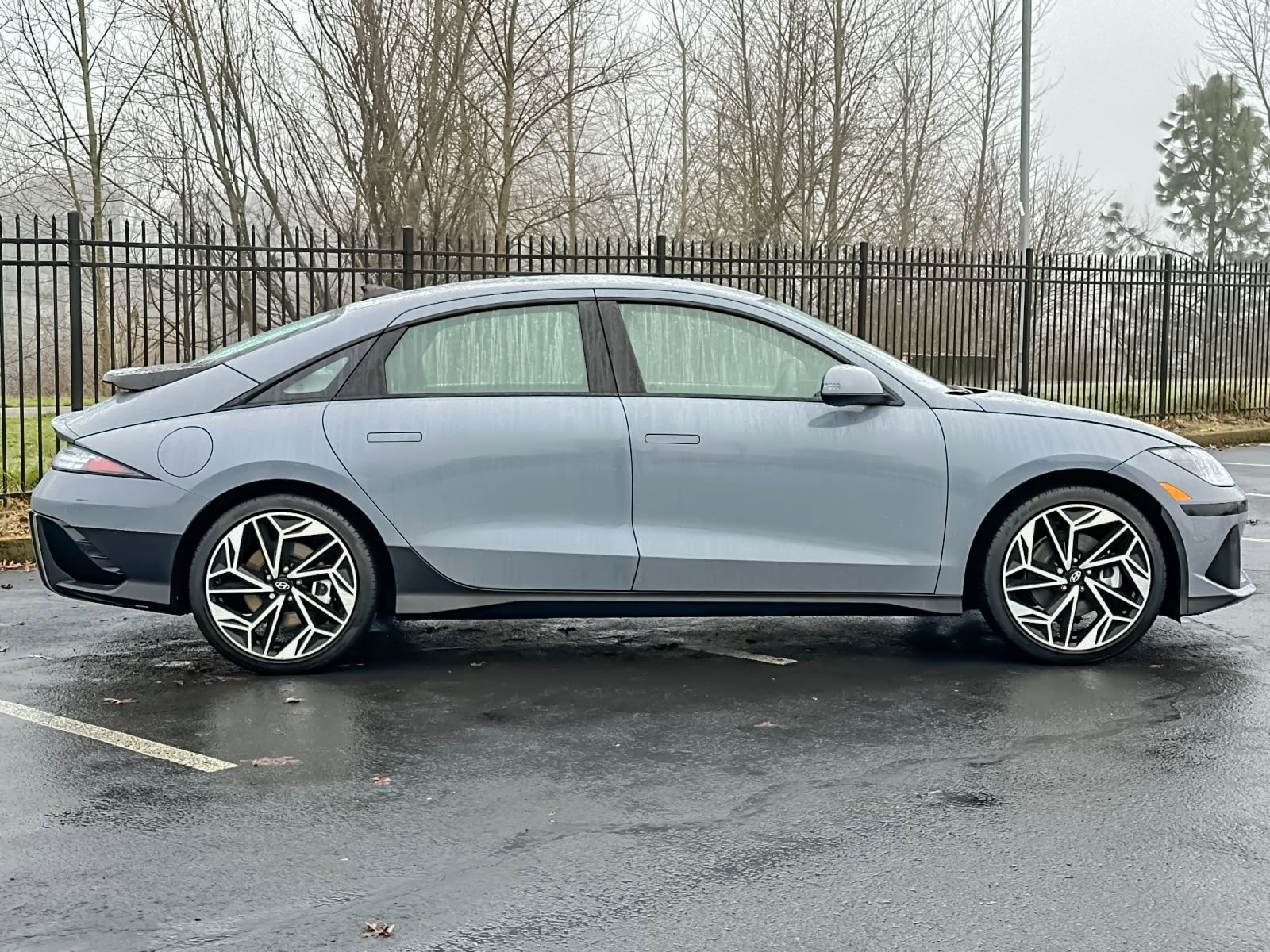 Used 2025 Hyundai Ioniq 6 SEL image 2