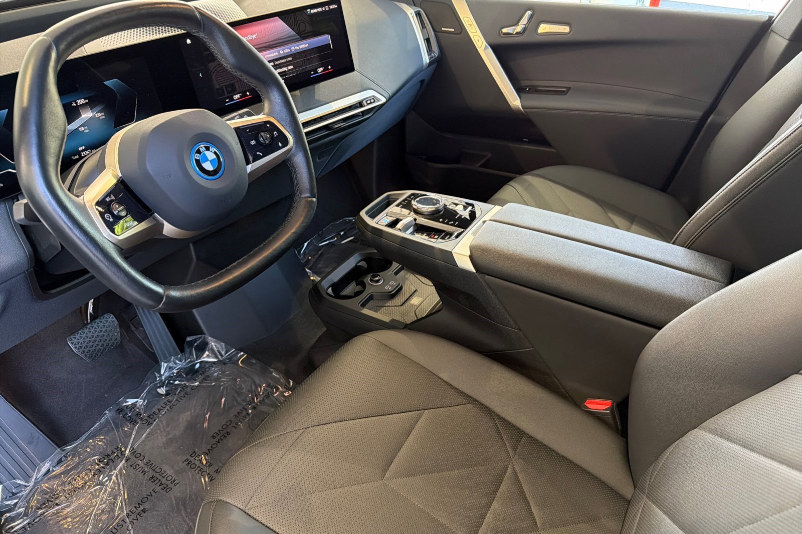 Used 2023 BMW iX xDrive50 w/ Sport Package AWD/4WD image 11