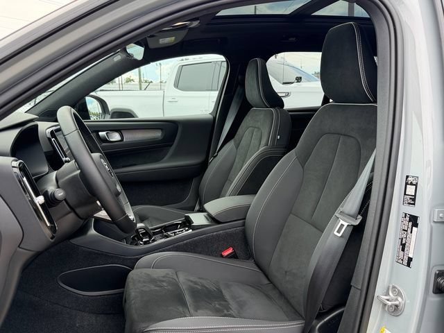 Certified 2026 Volvo XC40 B5 Ultra w/ Protection Package Premier AWD/4WD image 9