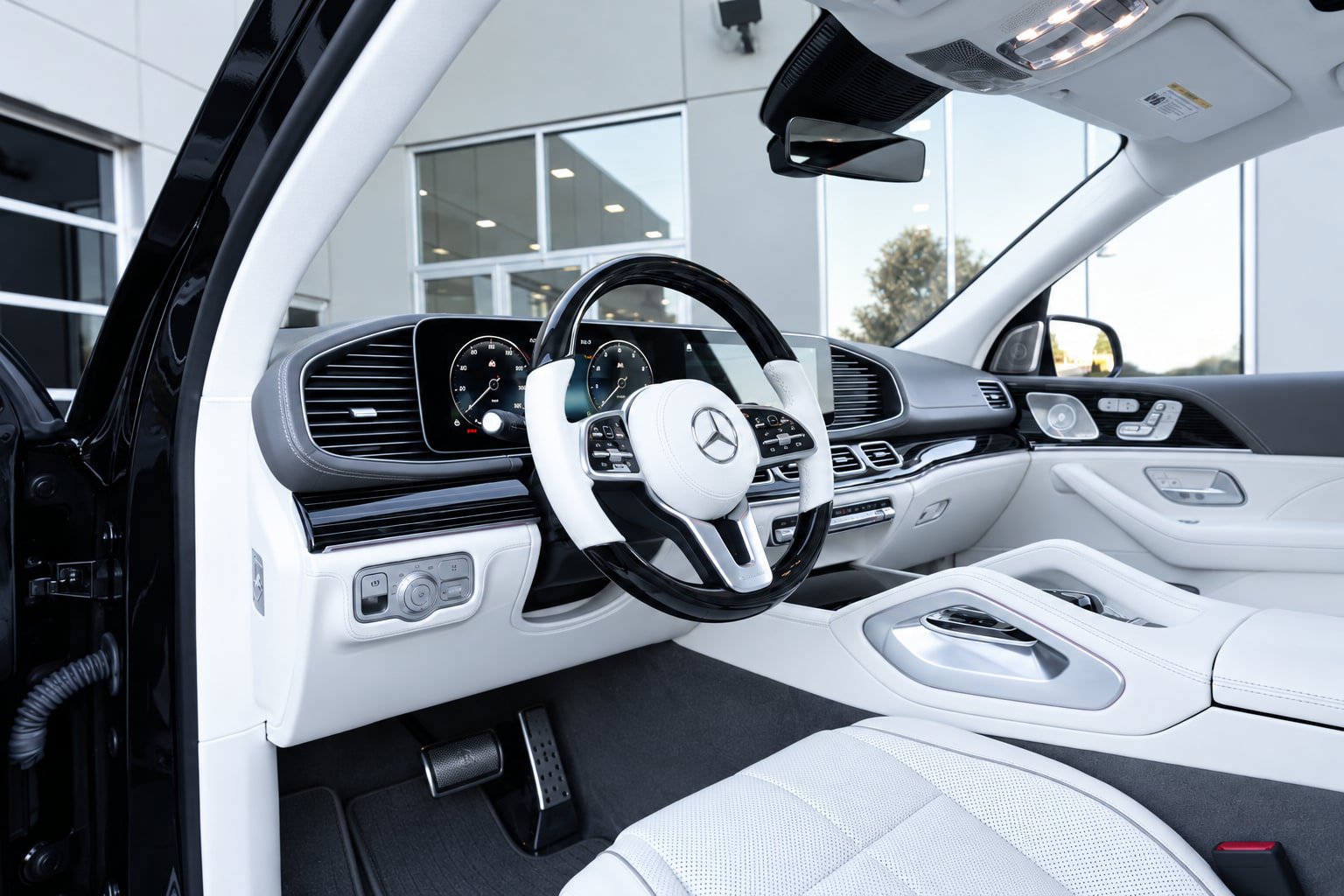 Used 2022 Mercedes-Benz Maybach GLS 600 4MATIC image 22