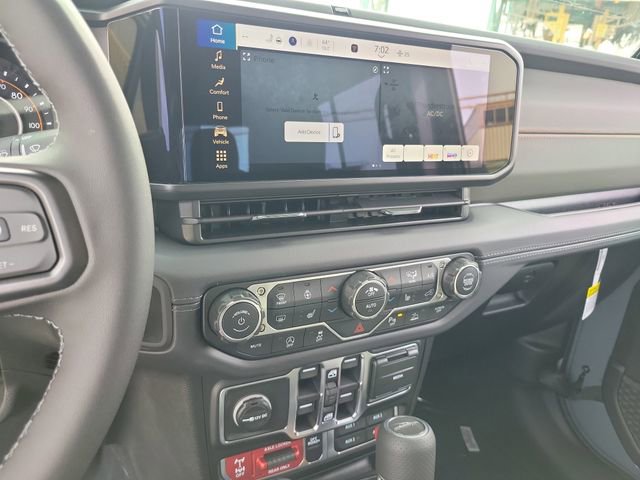 New 2026 Jeep Gladiator Mojave w/ Steel Bumper Group AWD/4WD image 21