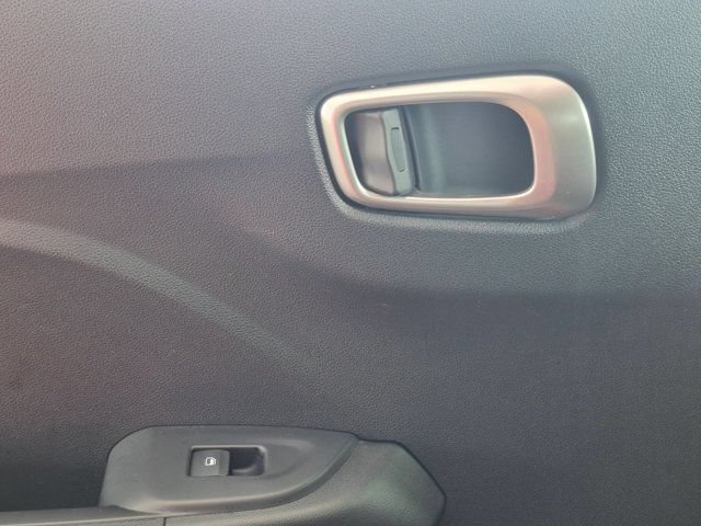 Used 2025 Hyundai Venue SEL FWD image 27