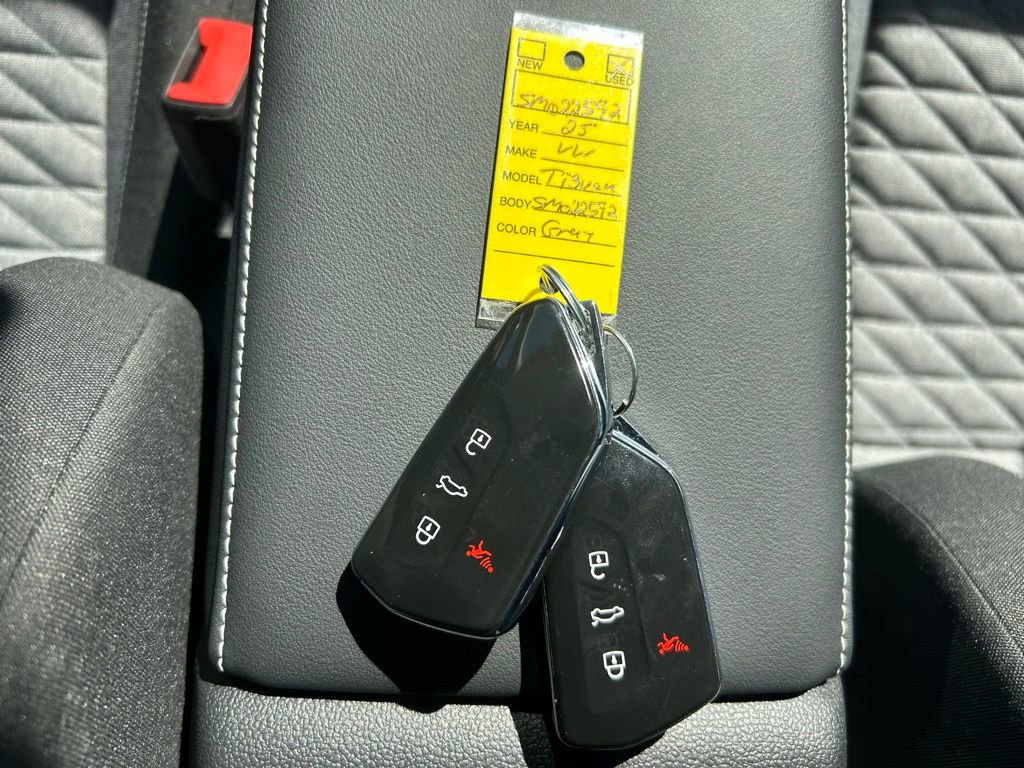 Used 2025 Volkswagen Tiguan S image 49
