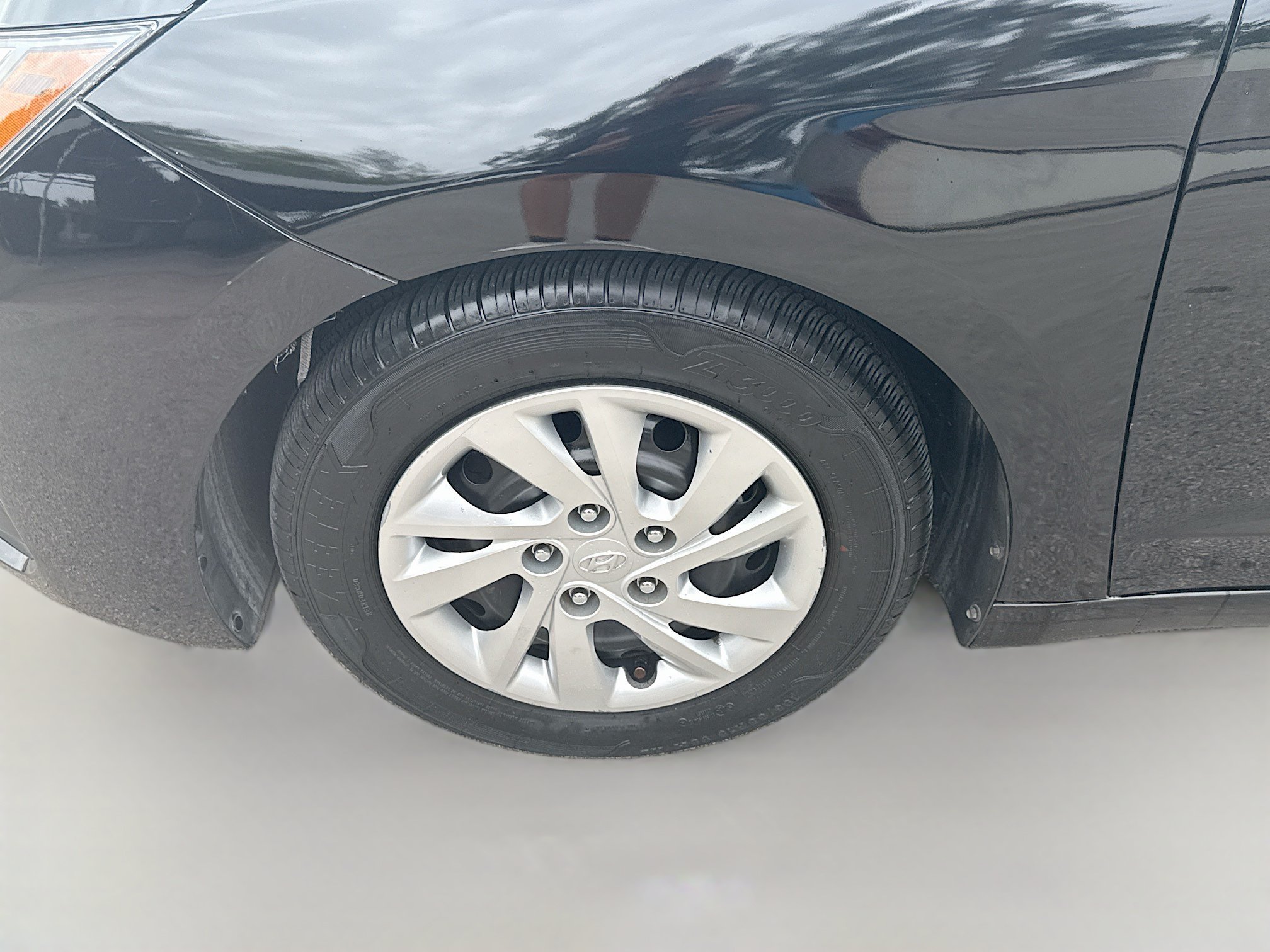 Used 2020 Hyundai Elantra SE FWD image 33