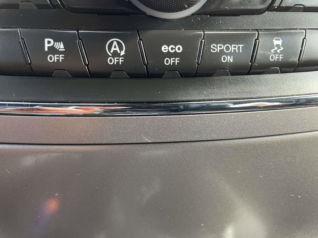 Used 2020 Jeep Grand Cherokee Laredo RWD image 38