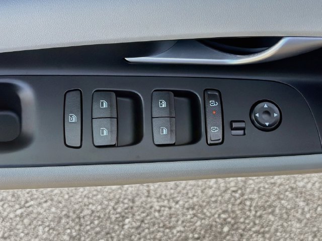 New 2026 Hyundai Elantra SEL Sport FWD image 17