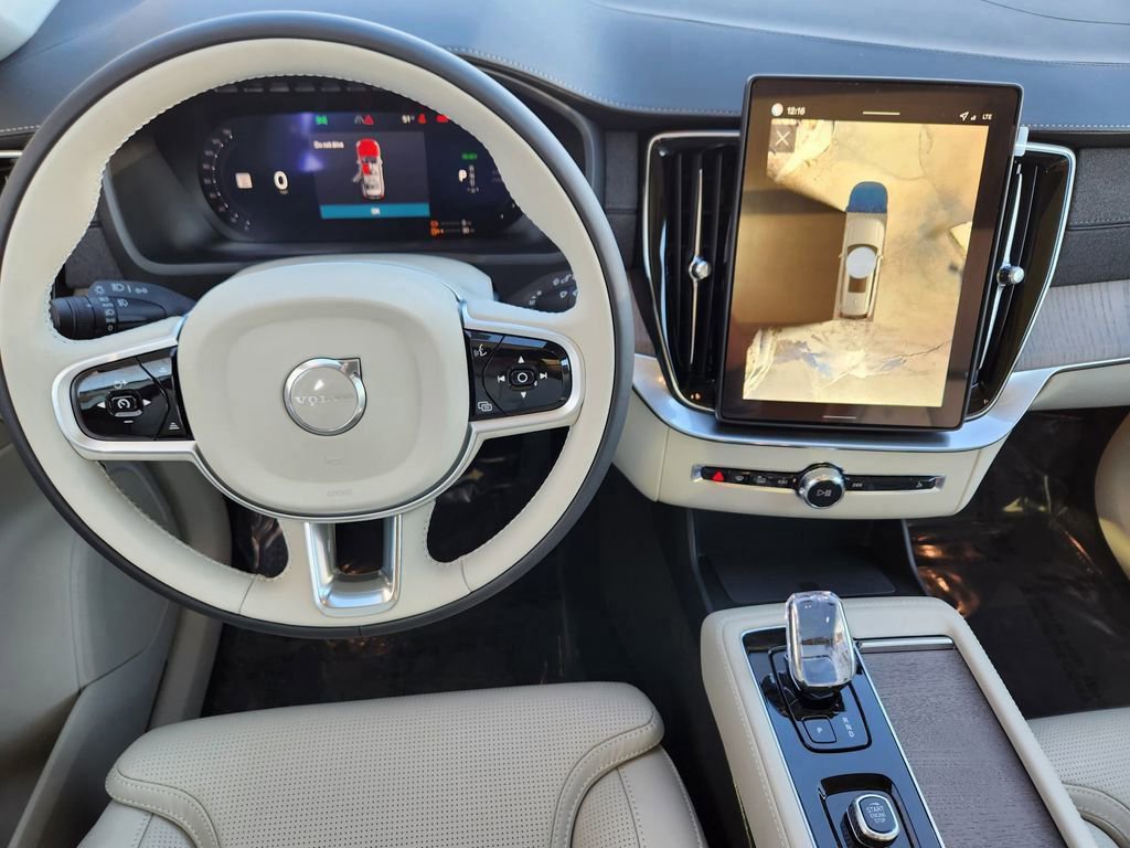 New 2026 Volvo XC90 T8 Ultra w/ Protection Package Premier AWD/4WD image 3