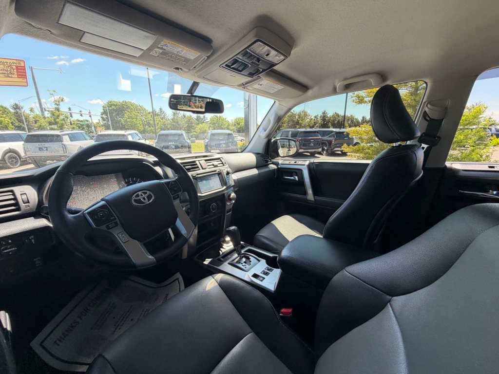 Used 2017 Toyota 4Runner SR5 Premium AWD/4WD image 8
