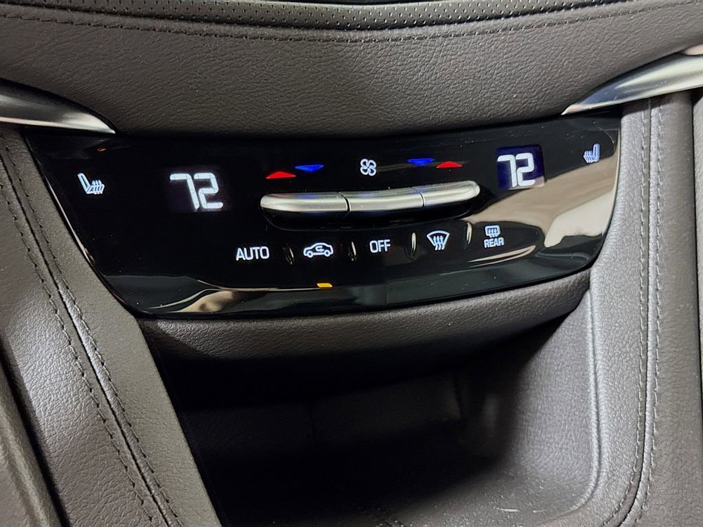 New 2026 Cadillac XT5 Luxury w/ LPO, ONYX Package image 10