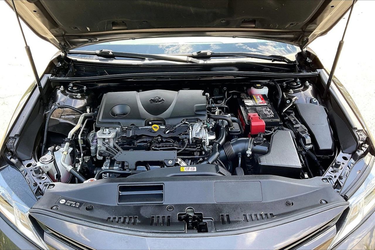 Used 2018 Toyota Camry LE FWD image 34