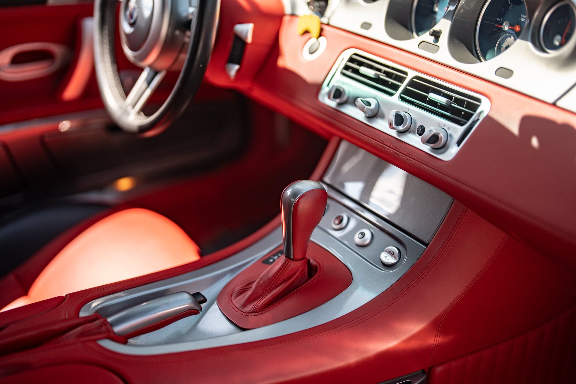 Used 2003 BMW Z8 RWD image 22