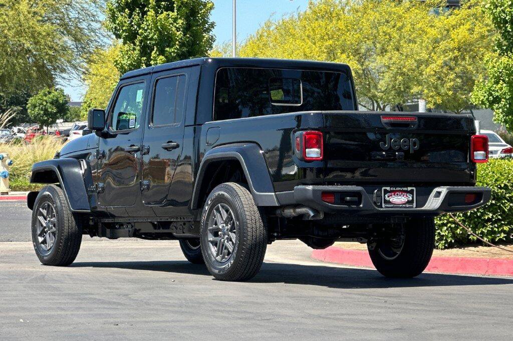 New 2026 Jeep Gladiator Sport AWD/4WD image 6