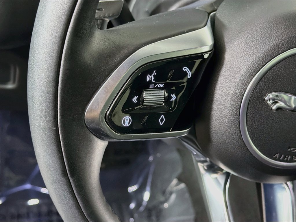 Certified 2026 Jaguar F-PACE R-Dynamic S AWD/4WD image 10