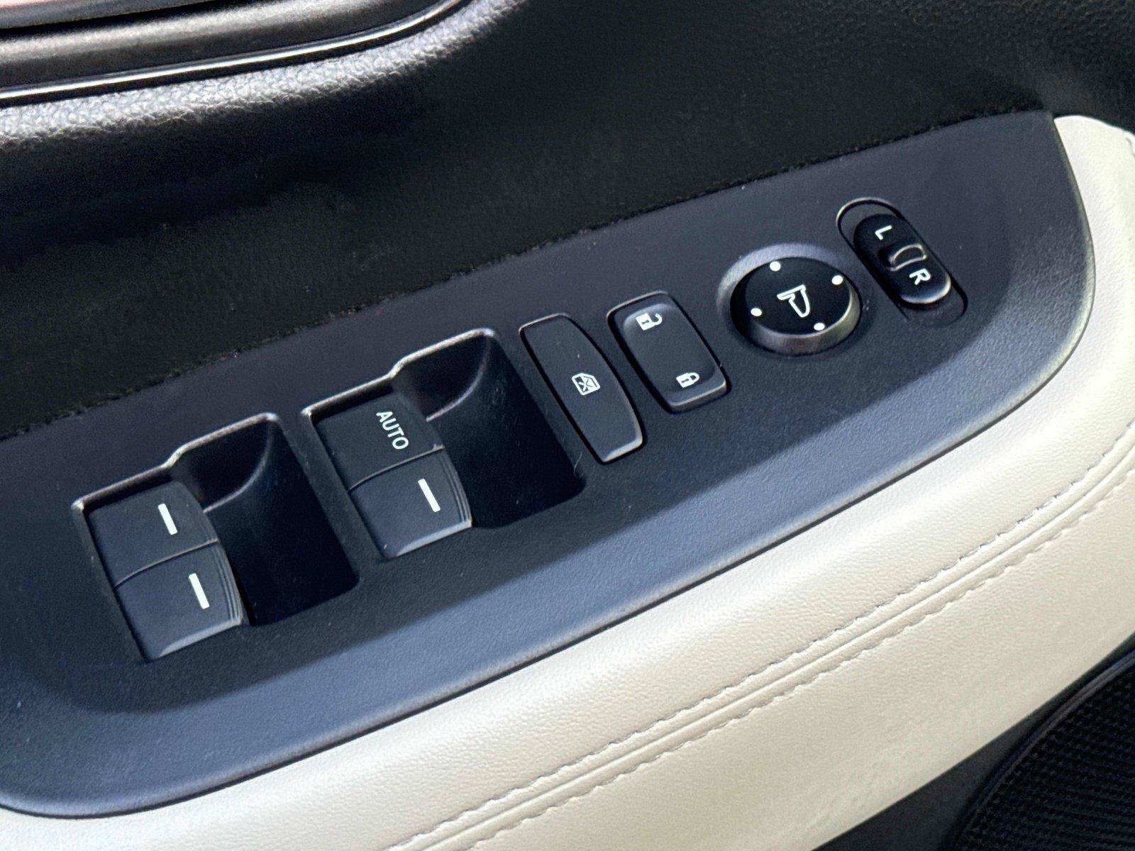 Certified 2024 Honda HR-V LX image 17