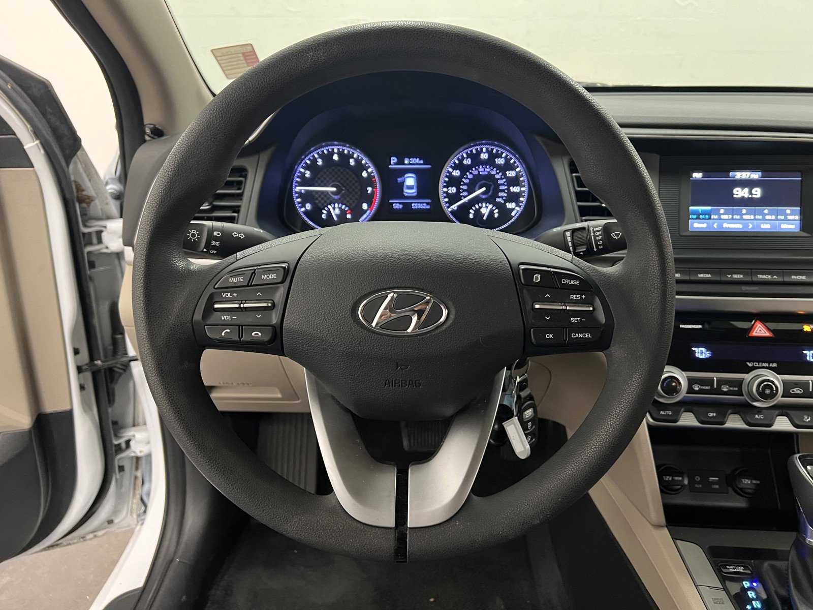 Used 2020 Hyundai Elantra SE image 14