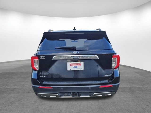 Certified 2022 Ford Explorer XLT w/ Equipment Group 202A image 5