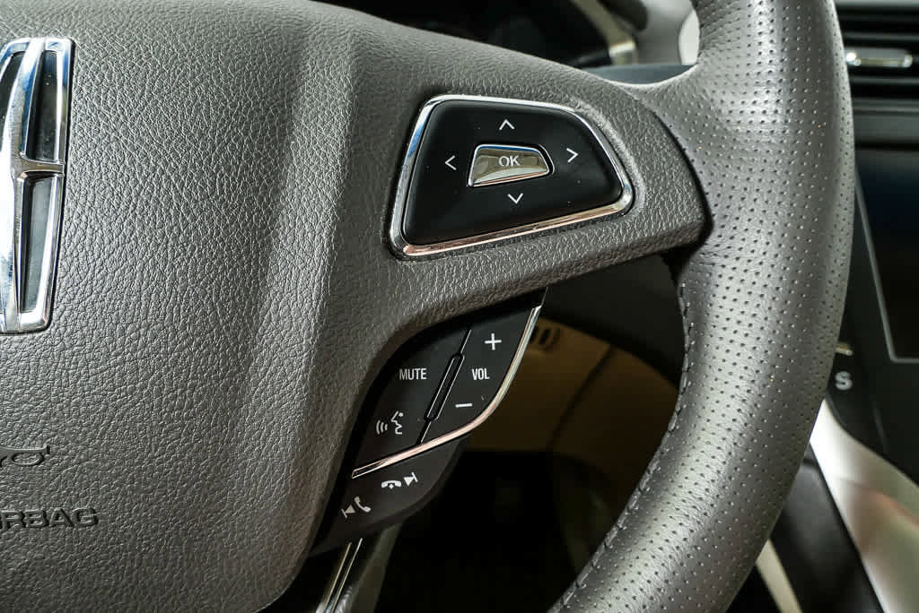 Used 2013 Lincoln MKZ FWD image 17