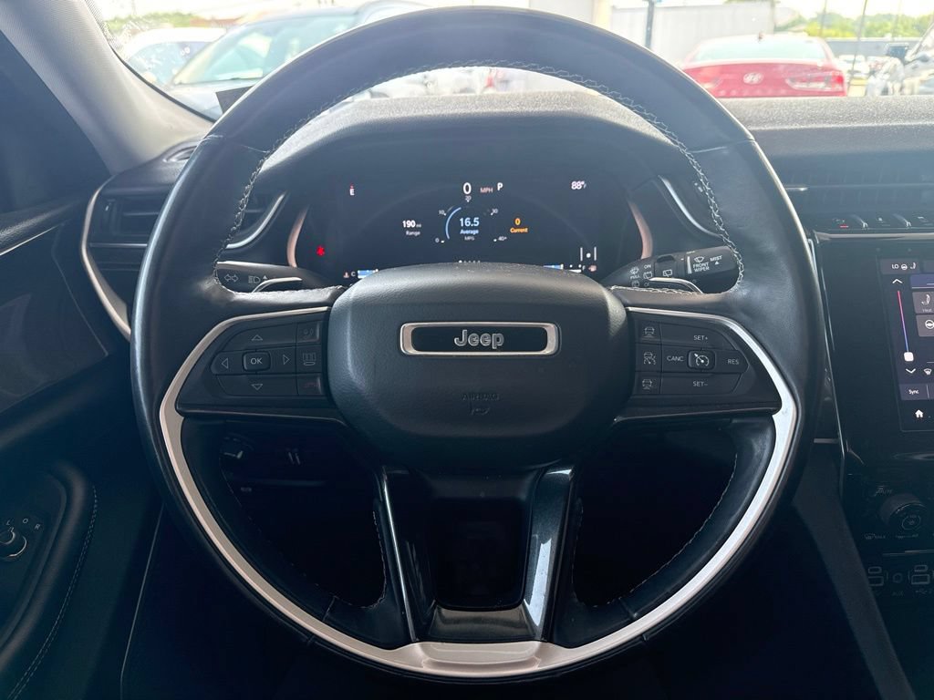 Used 2021 Jeep Grand Cherokee L Laredo w/ Luxury Tech Group I AWD/4WD image 17