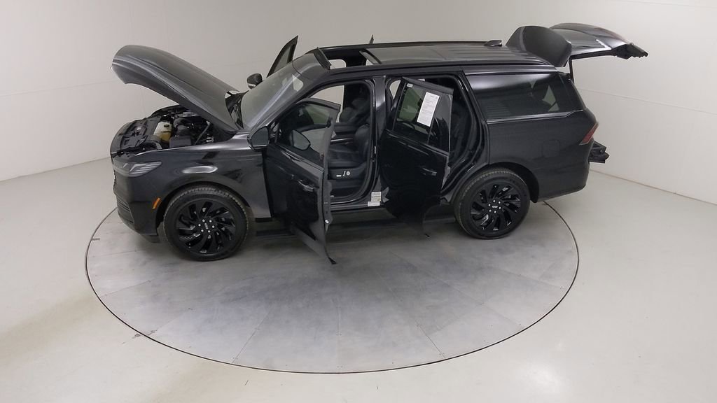 Used 2025 Lincoln Navigator Reserve w/ Jet Appearance Package image 60