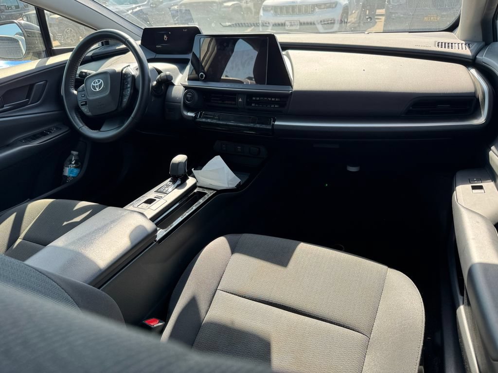Used 2024 Toyota Prius LE FWD image 8