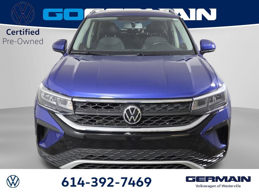 Certified 2022 Volkswagen Taos SE image 3