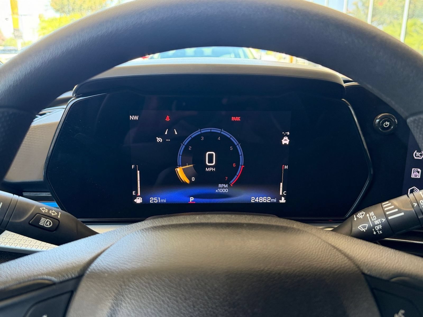 Used 2025 Chevrolet Trax LT FWD image 38