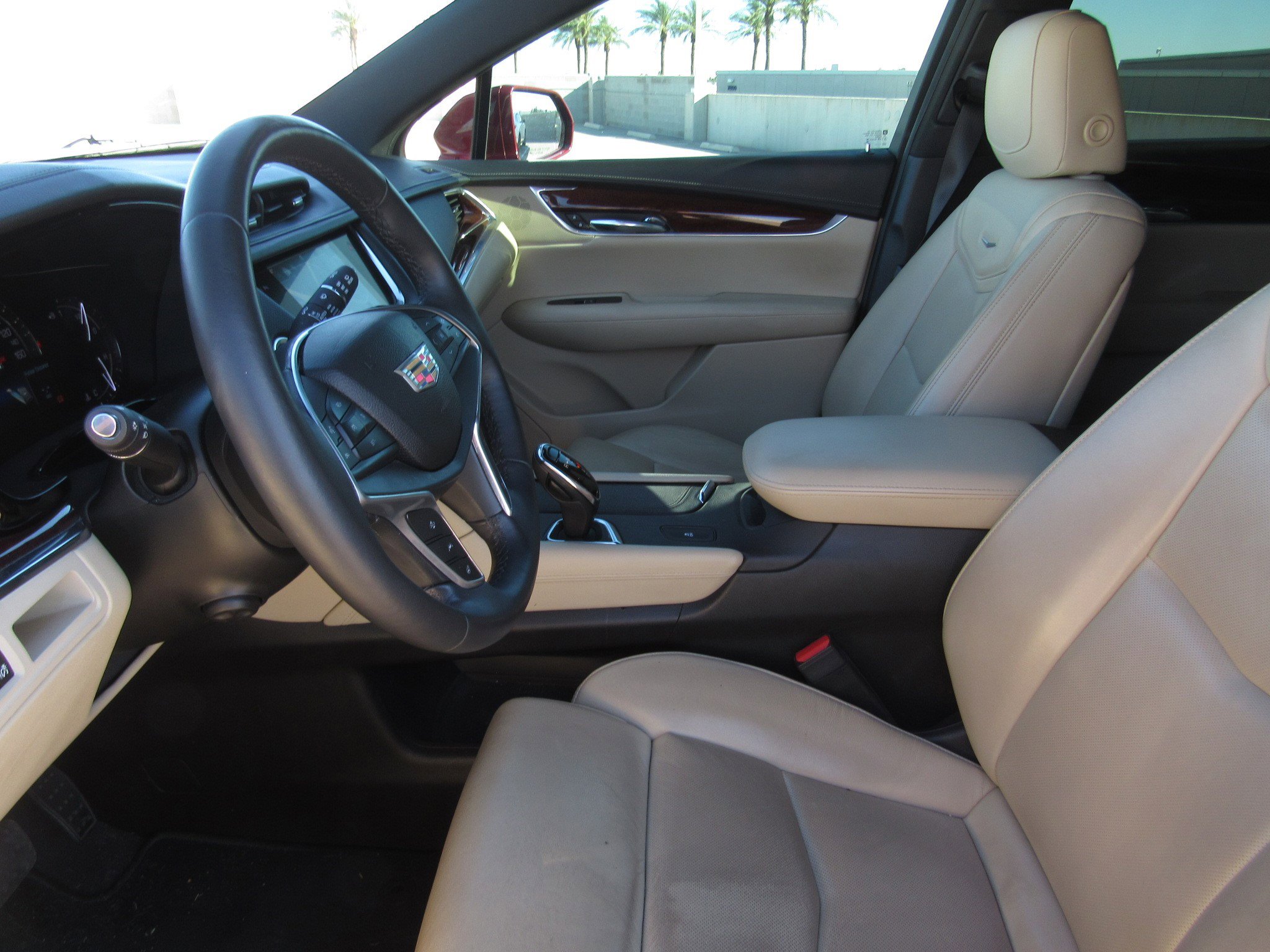 Used 2017 Cadillac XT5 Luxury w/ Driver Awareness Package image 16