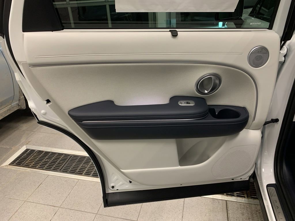 New 2026 Hyundai Palisade Calligraphy AWD/4WD image 17