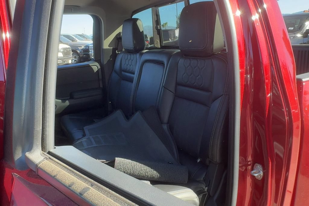 Used 2024 Nissan Frontier SL w/ Technology Package RWD image 12