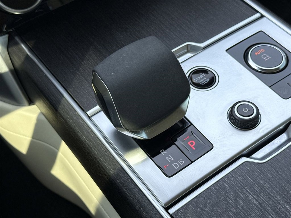 Certified 2023 Land Rover Range Rover SE image 26