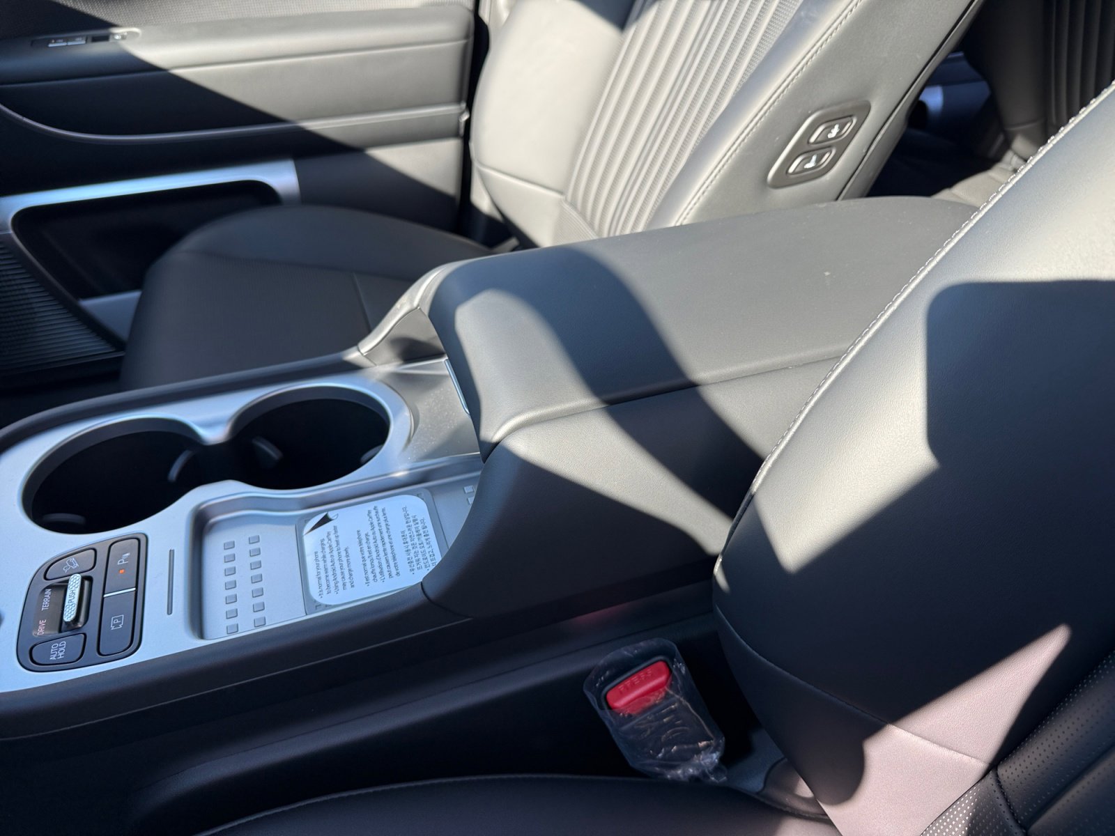 New 2026 Hyundai Ioniq 9 Calligraphy image 14