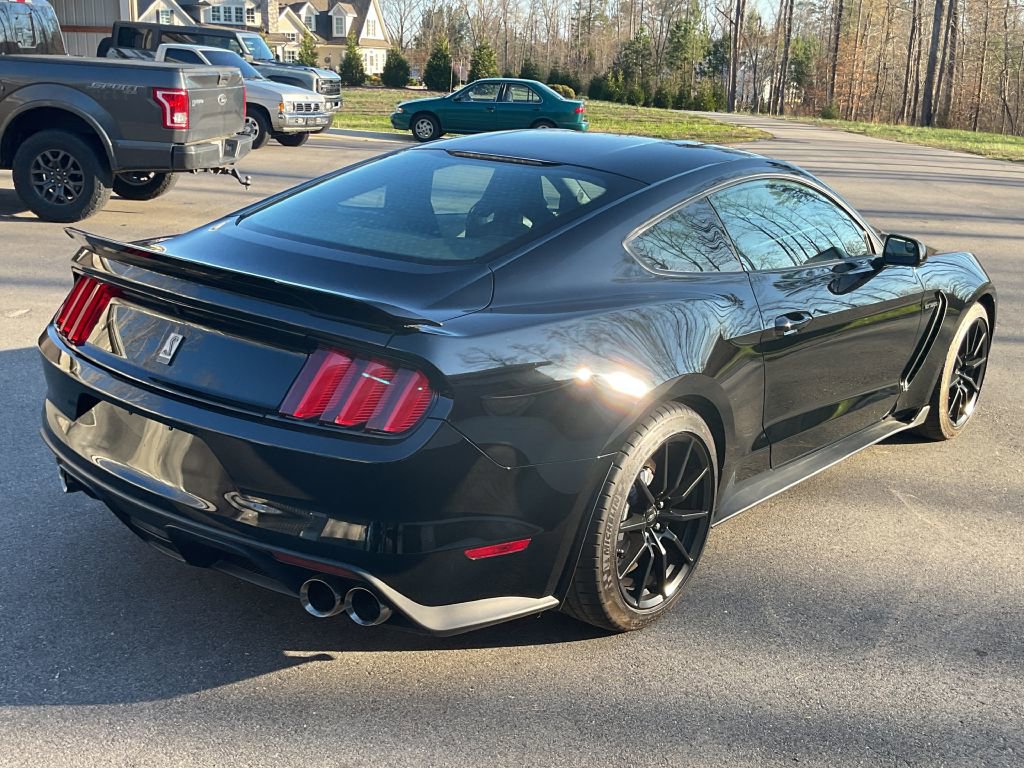 Used 2016 Ford Mustang Shelby GT350 w/ Track Package image 10