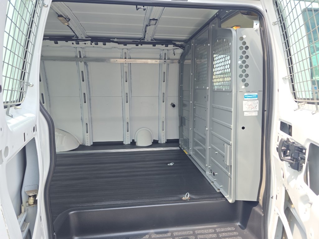 Used 2015 Chevrolet Express 2500 RWD image 13