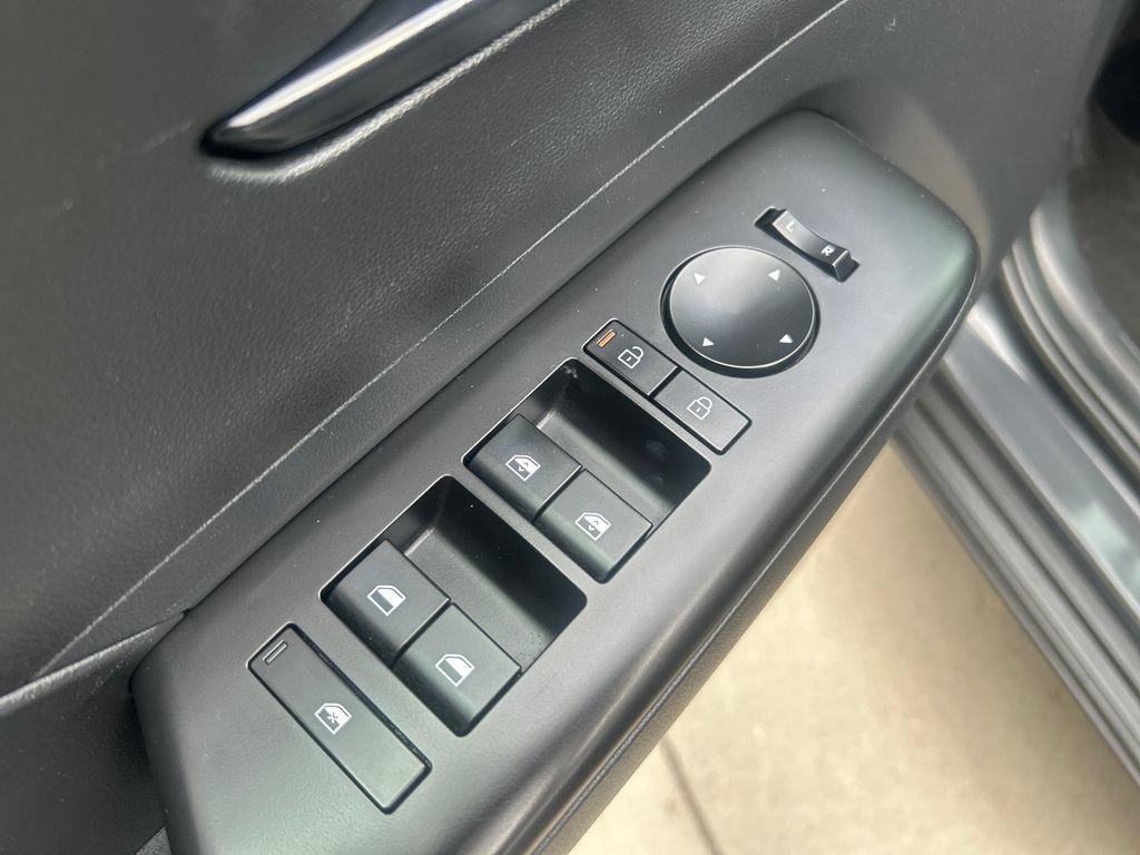 Used 2024 Hyundai Kona SEL w/ Convenience Package AWD/4WD image 12