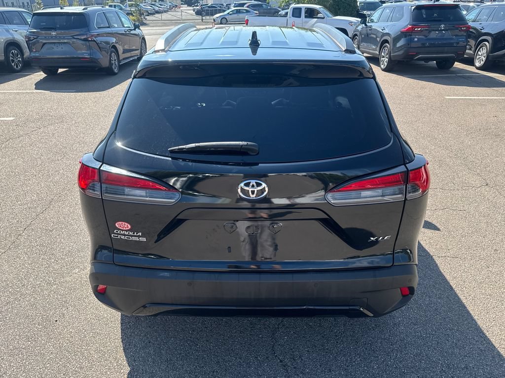 Used 2025 Toyota Corolla Cross XLE FWD image 6