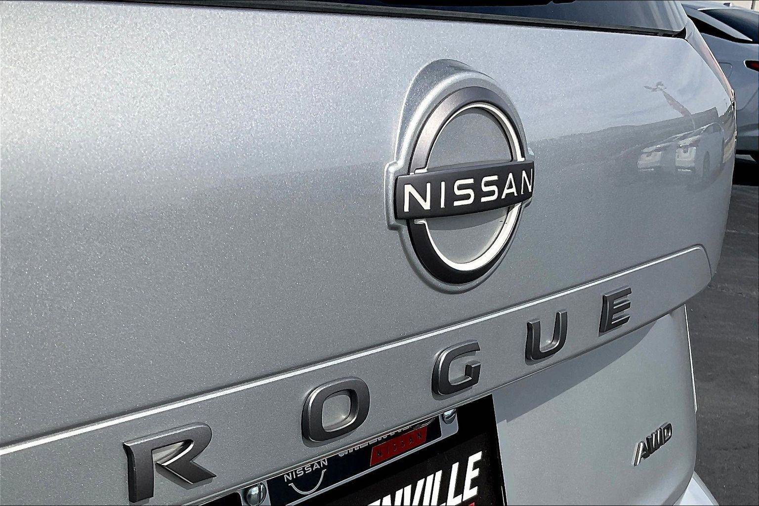 Certified 2025 Nissan Rogue SV AWD/4WD image 9