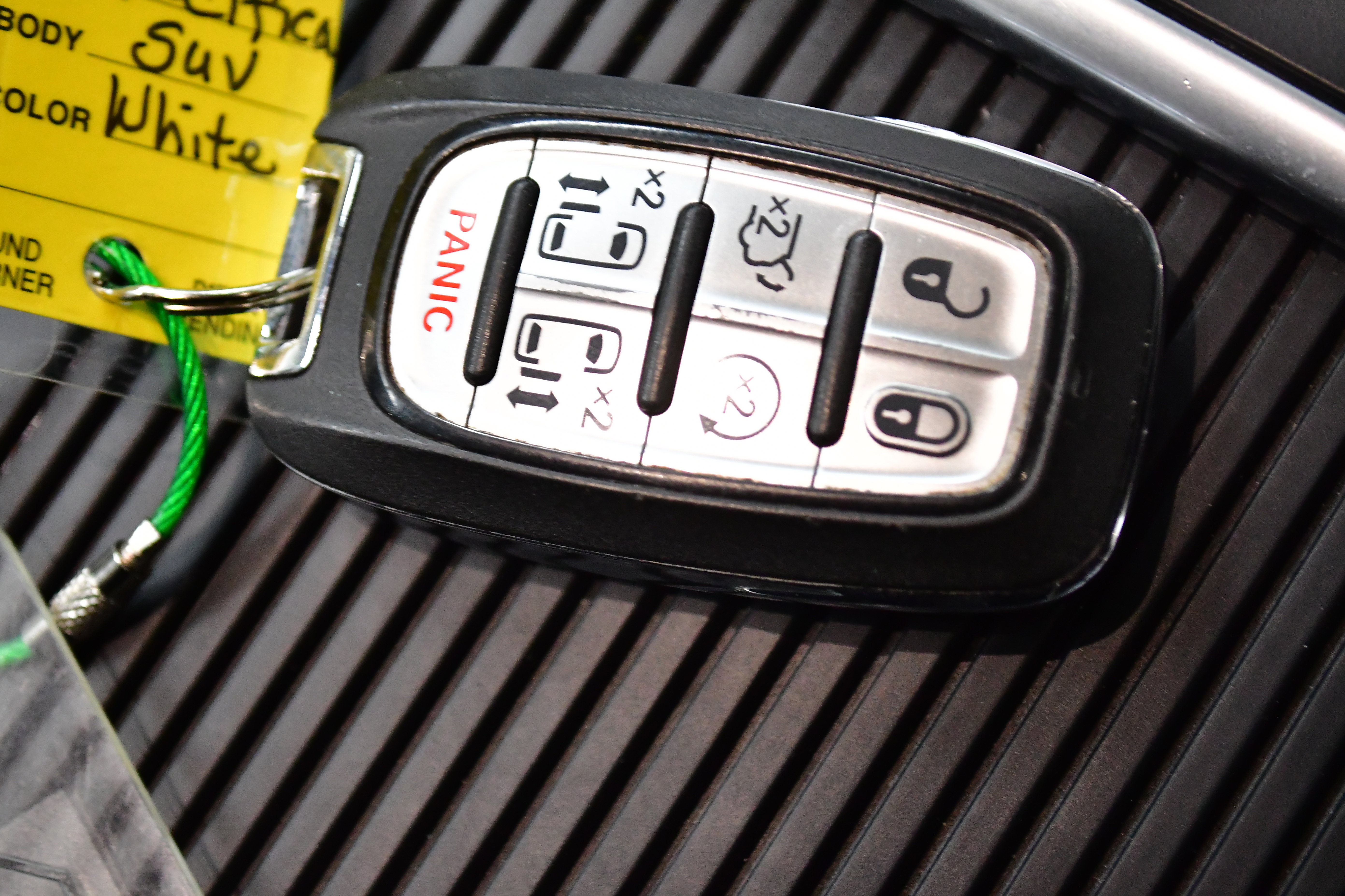 Used 2024 Chrysler Pacifica Touring-L FWD image 35