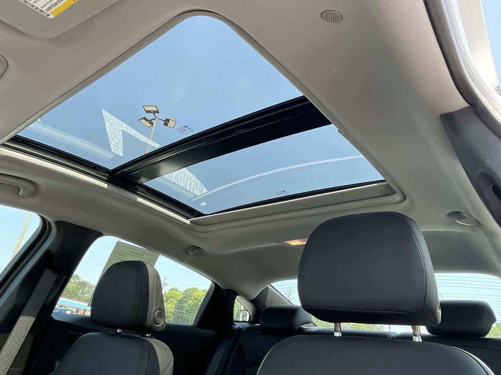 Used 2024 Chevrolet Malibu LT FWD image 18