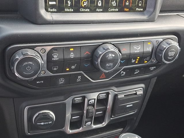 Used 2019 Jeep Wrangler Unlimited Sahara AWD/4WD image 17