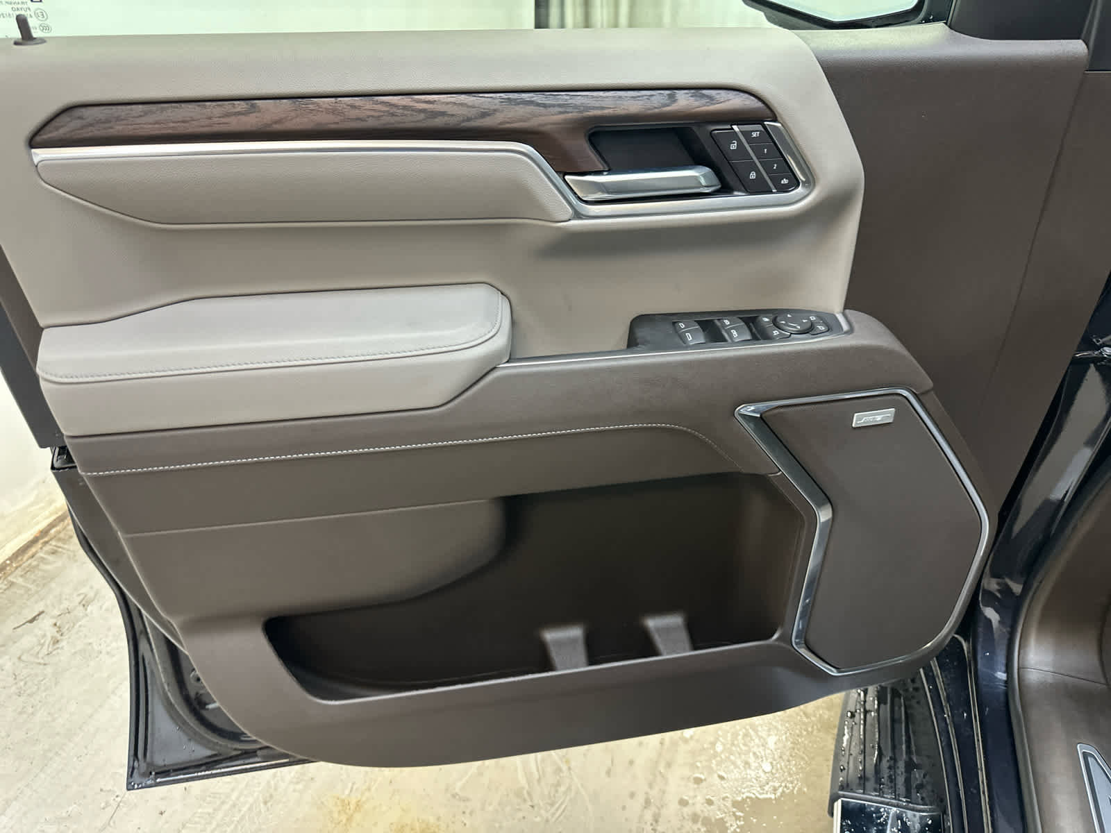 New 2026 GMC Sierra 1500 SLT w/ SLT Convenience Package image 19