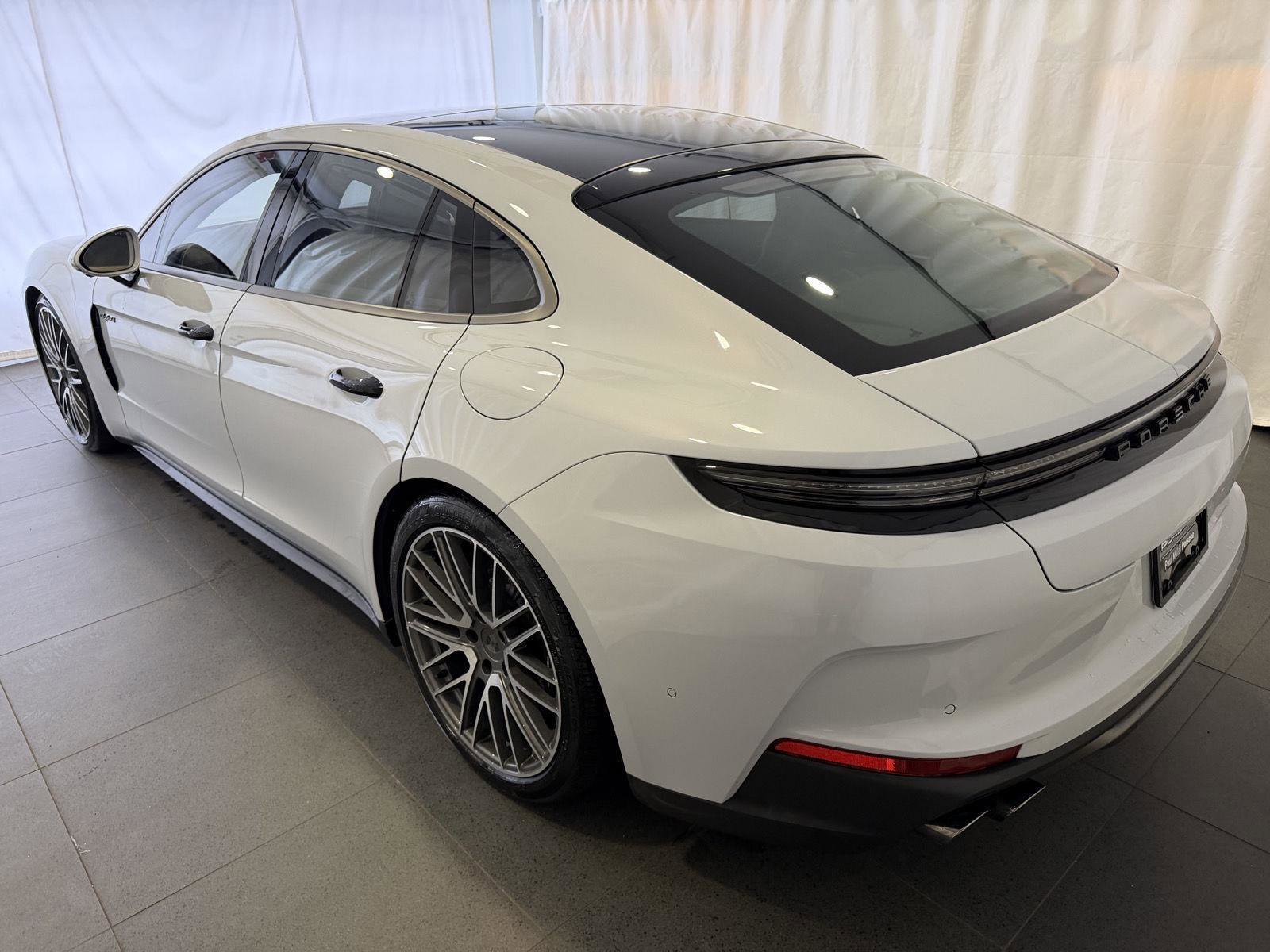 Certified 2025 Porsche Panamera Turbo image 3