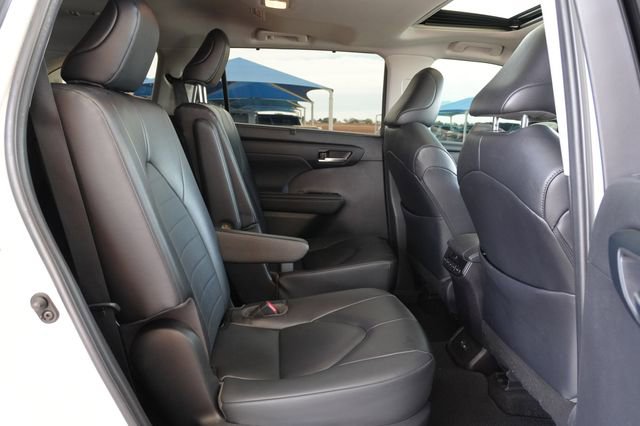 Used 2023 Toyota Highlander XLE image 21