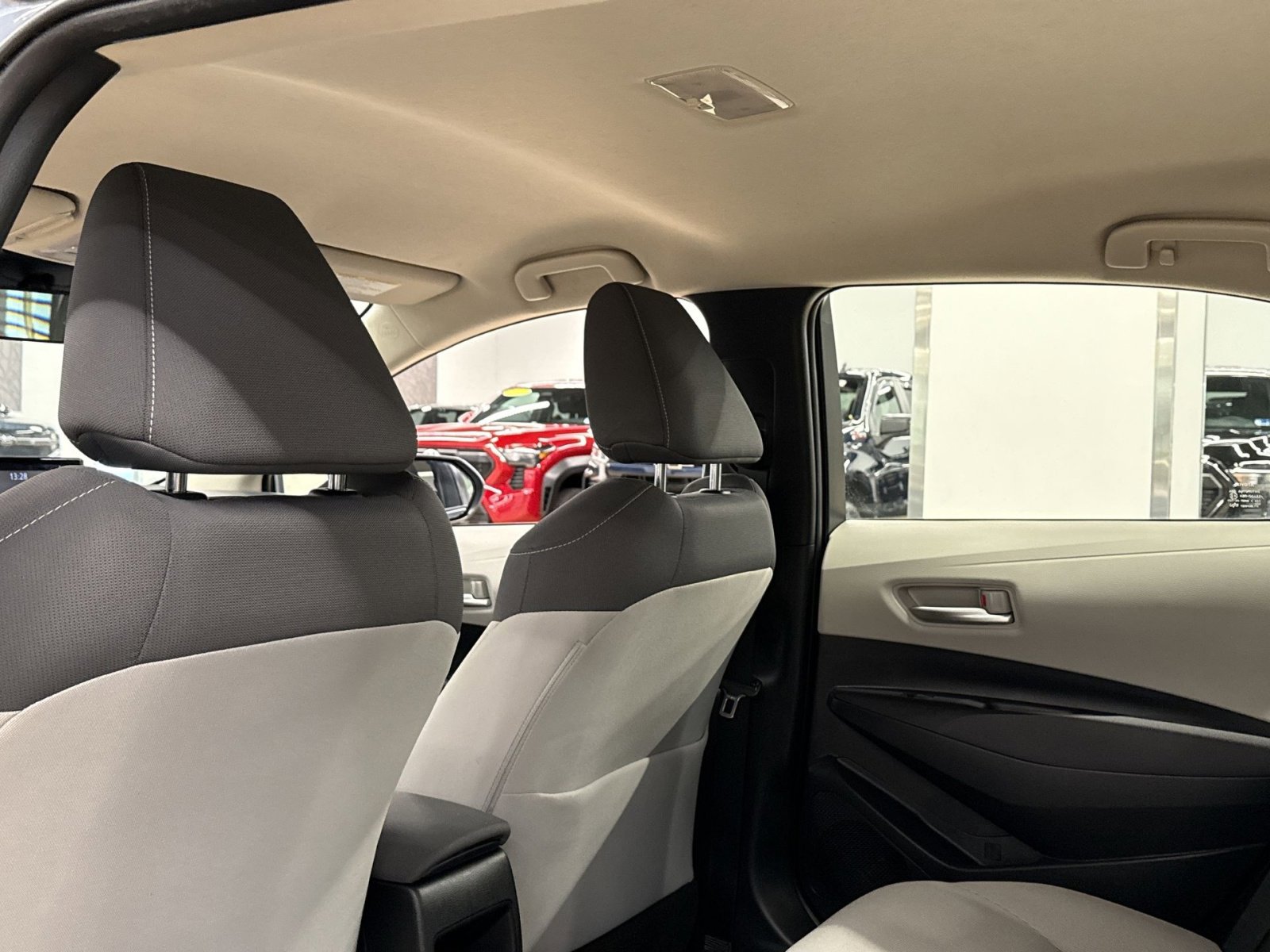 Used 2021 Toyota Corolla LE w/ LE Convenience Package FWD image 25