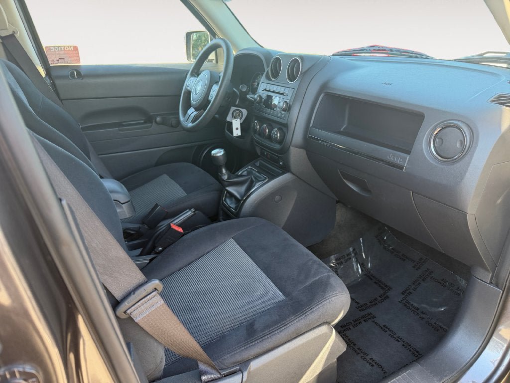 Used 2016 Jeep Patriot Sport FWD image 26