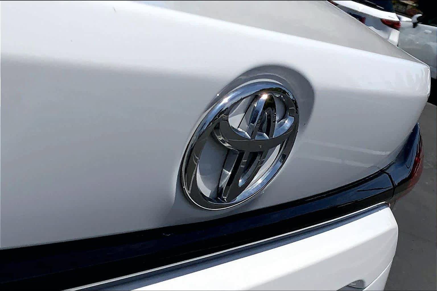 Certified 2023 Toyota Corolla LE FWD image 30