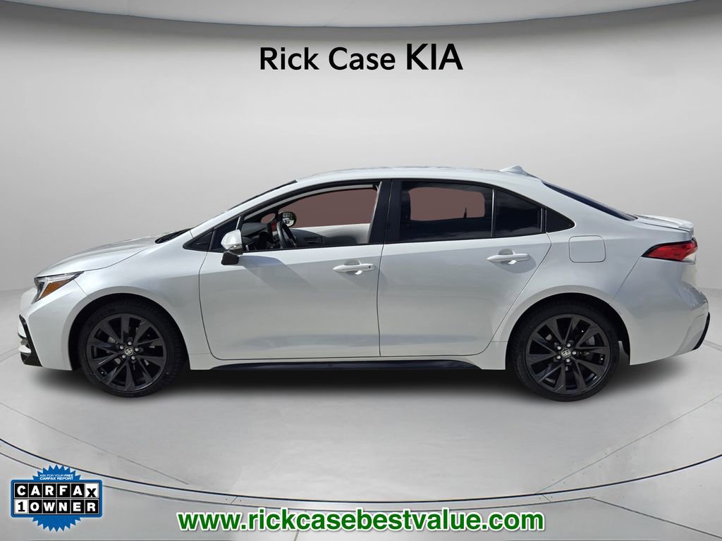Used 2024 Toyota Corolla SE image 3