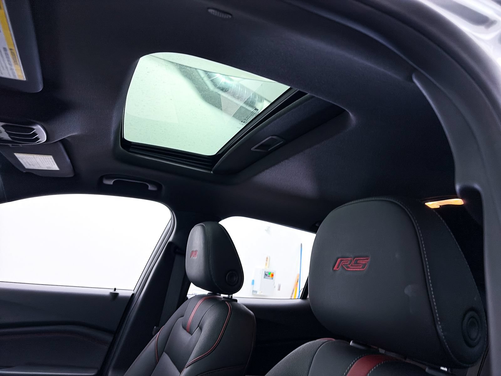 Used 2024 Chevrolet Trax RS w/ Sunroof Package FWD image 5
