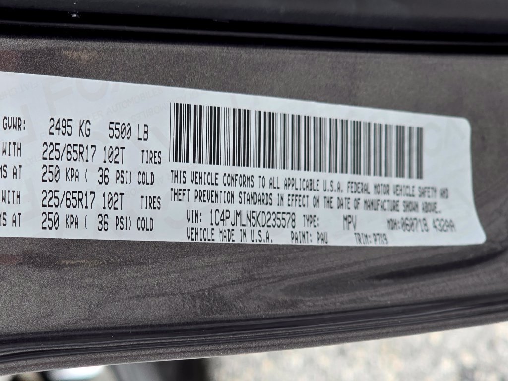Used 2019 Jeep Cherokee Latitude Plus w/ Comfort/Convenience Group AWD/4WD image 51