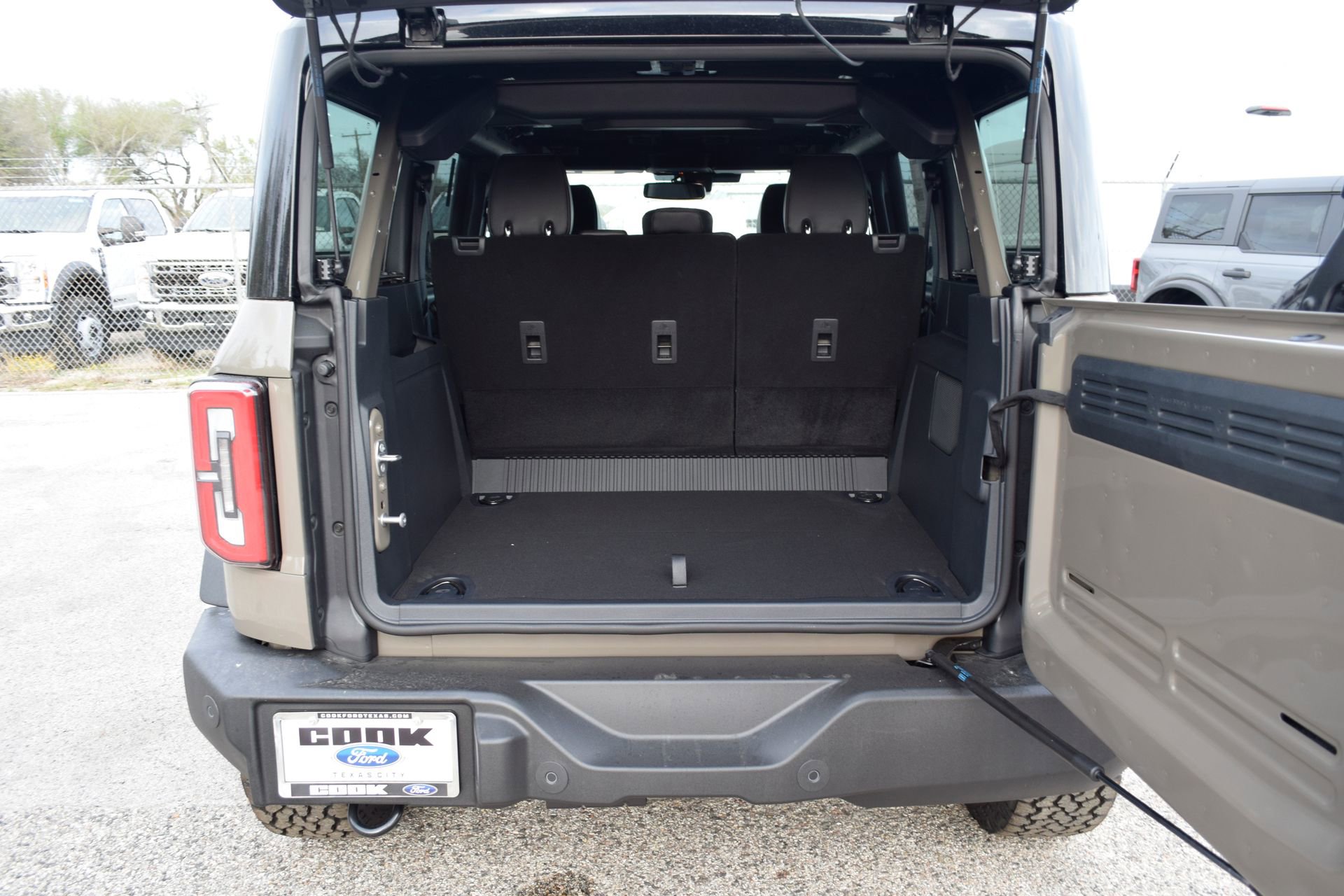 New 2026 Ford Bronco Outer Banks image 21