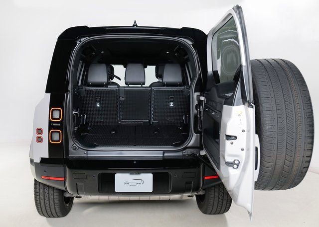 New 2026 Land Rover Defender 110 S image 33